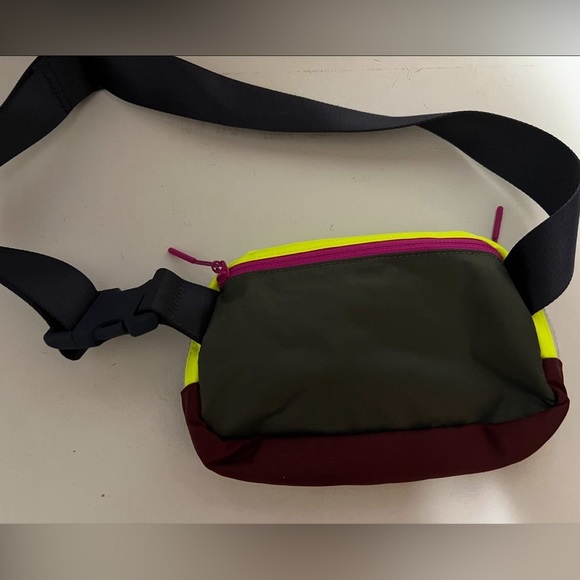 Lululemon belt bag - Picture 2 of 2